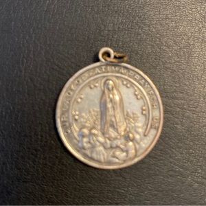 Vintage Our Lady of Fatima /Sacred Heart of Jesus Silver Tone medal